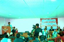 छत्रदेव गाउँपालिकाको दोस्रो चौमासिक समिक्षा कार्यक्रममा गत चौमासिकका कार्यक्रमका बारेमा वृस्तित जानकारी प्रस्तुत गर्दै सामाजिक सुरक्षा समितिका संयोजक एवं वडा नं. ६ ,ठुलापोखराका वडा अध्यक्ष श्री कमल पौडेल ।